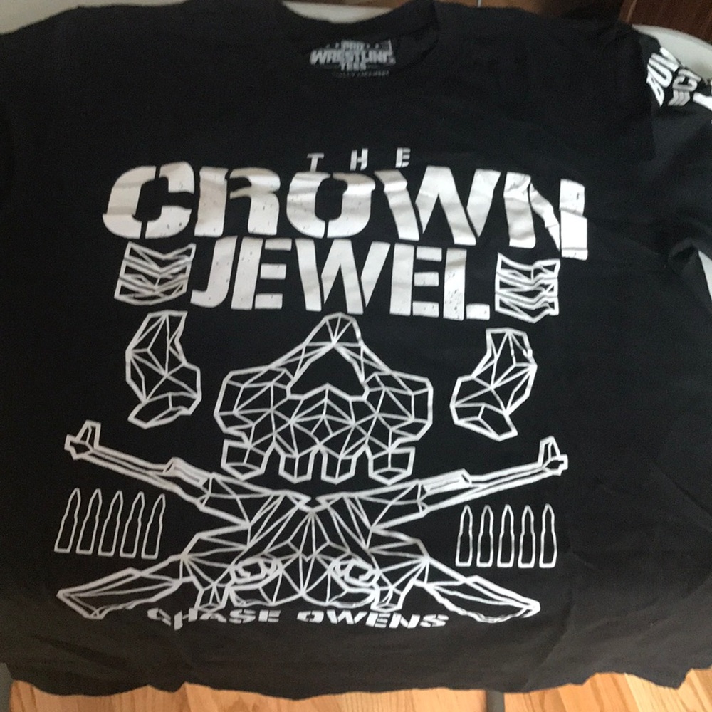 Bullet Club member Chase Owens tshirt